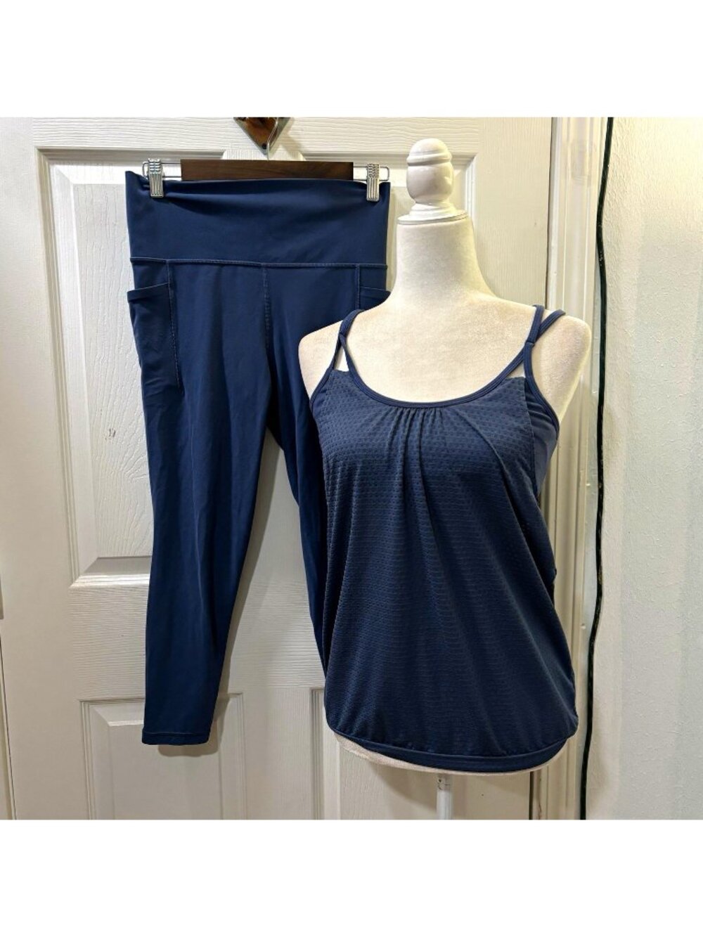 Athleta 2-Piece Blue Tank Top S & Leggings M 23" Inseam Stretch Yoga